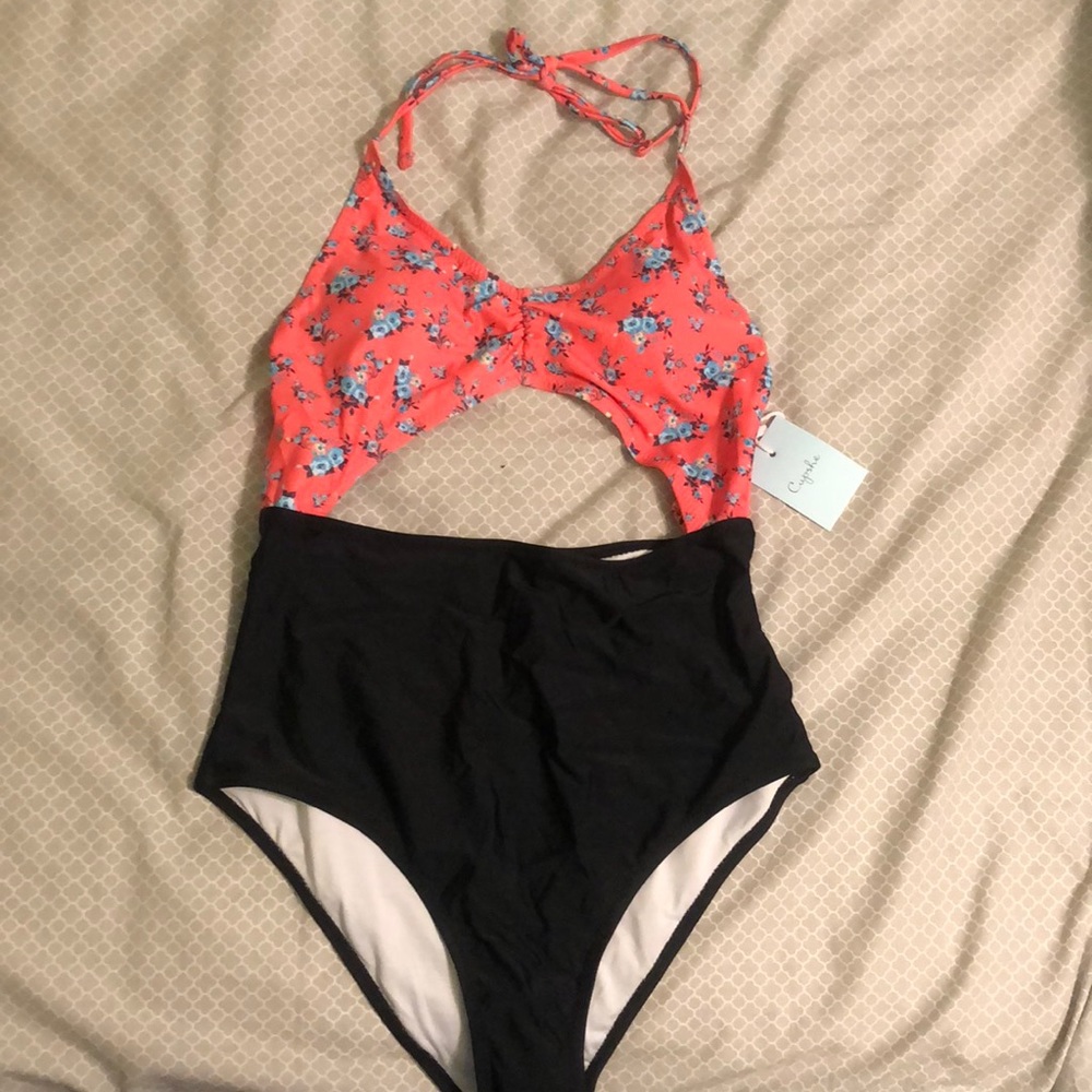 Cupshe One Piece Swimwear